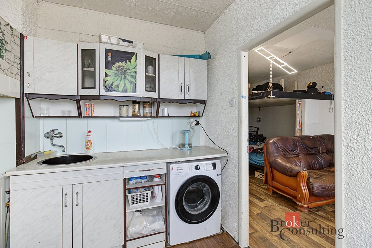 Pronájem bytu 1+1 34 m² – fotografie 3