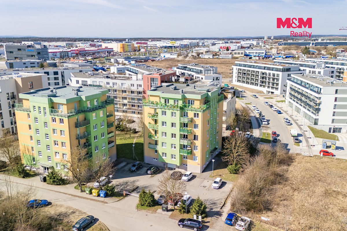 Pronájem garážového stání 13 m² – fotografie 3