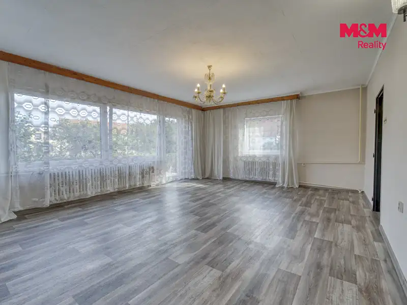 Prodej rodinného domu 170 m², pozemek 1474 m², Lubenec – náhled fotky 2