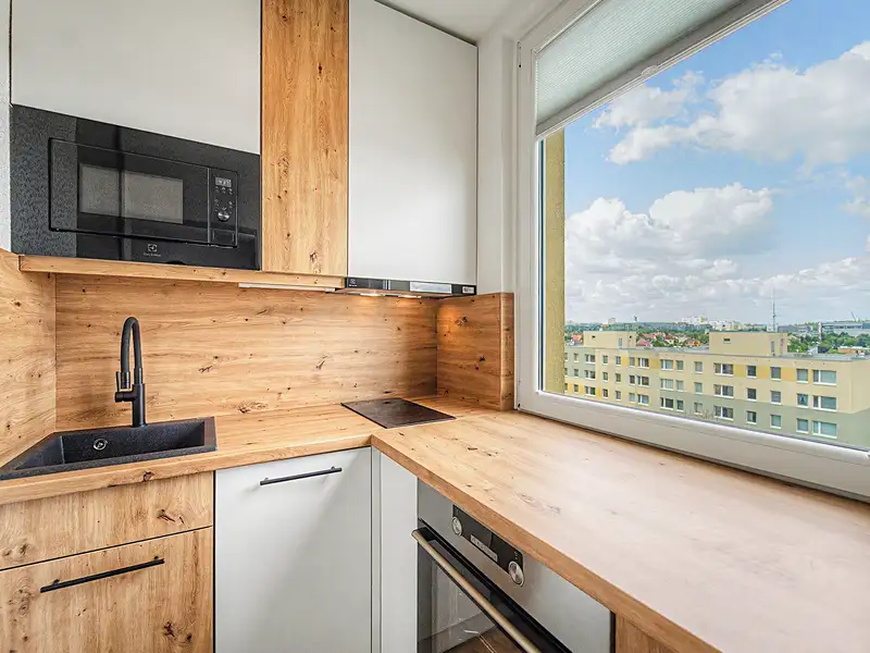 Prodej bytu 1+kk 30 m², Praha – náhled fotky 2