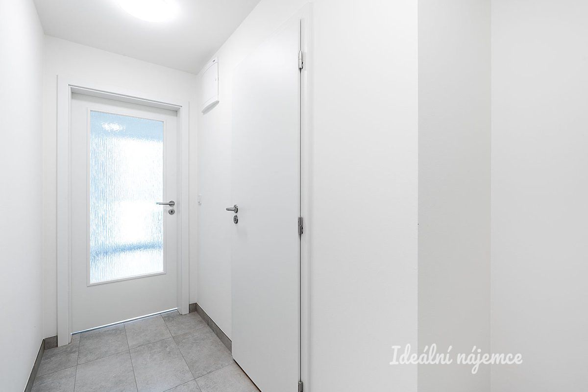 Pronájem bytu 1+kk 32 m² – fotografie 5
