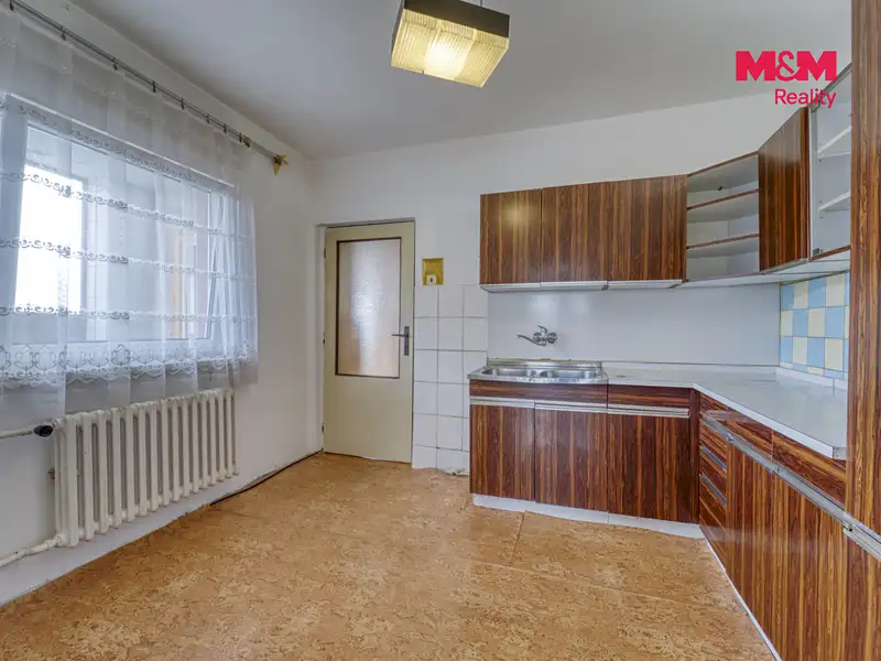 Prodej rodinného domu 170 m², pozemek 1474 m², Lubenec – náhled fotky 3