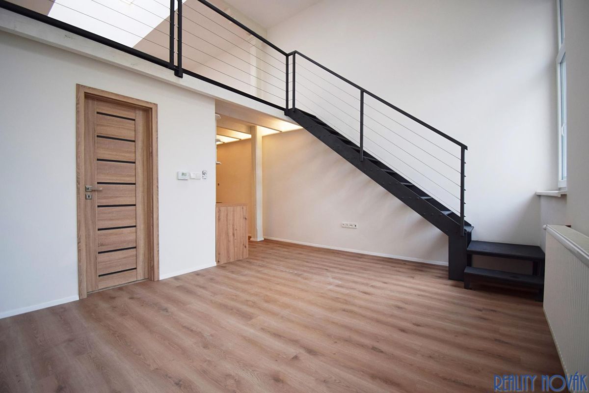 Pronájem bytu 3+kk 57 m² – fotografie 2