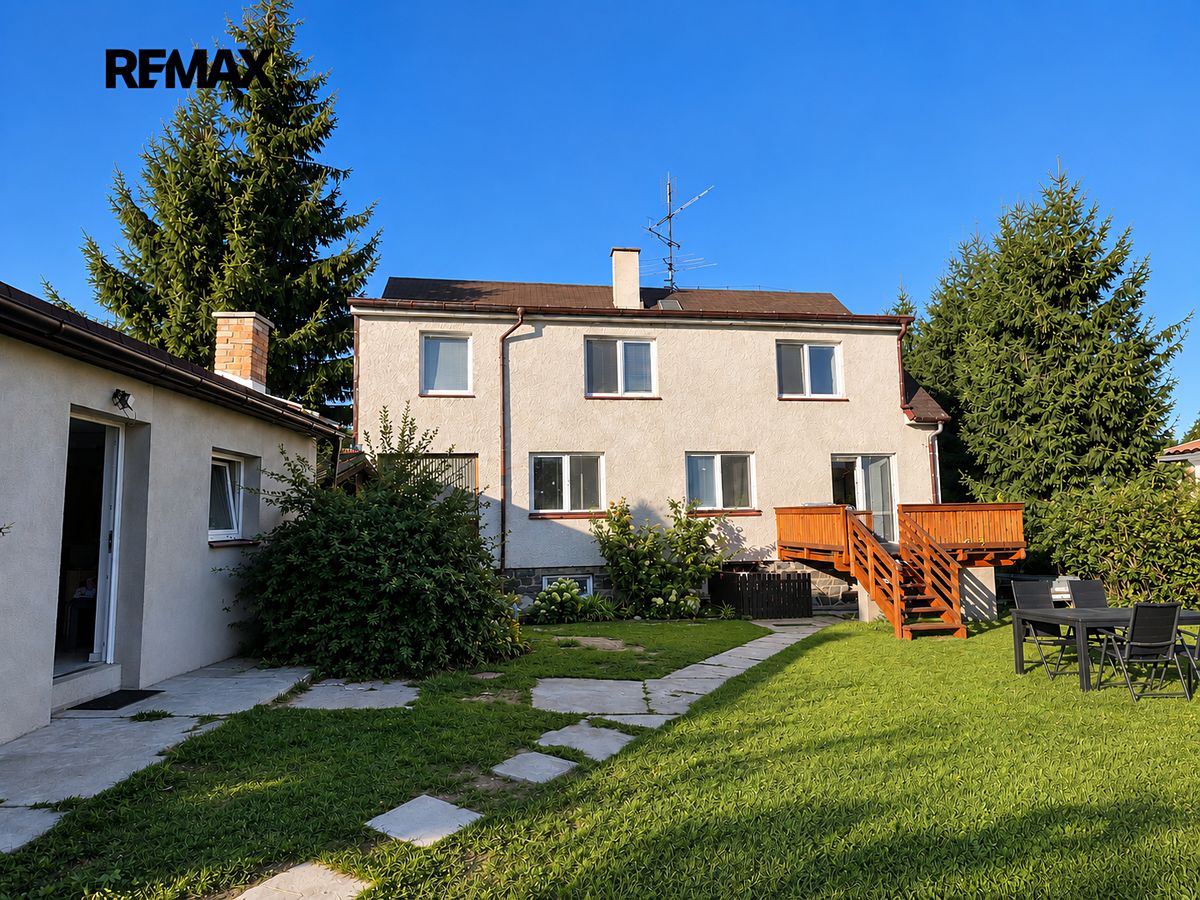 Prodej rodinného domu 186 m², pozemek 788 m² – fotografie 2