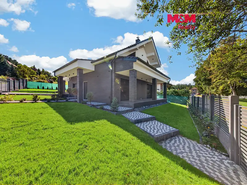 Prodej rodinného domu 249 m², pozemek 602 m², Louňovice – náhled fotky 1