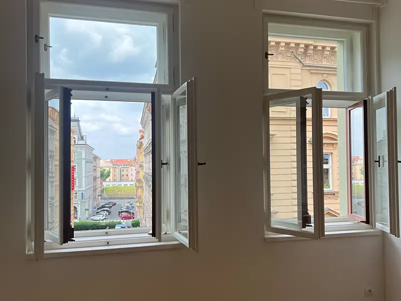 Pronájem bytu 2+kk 58 m², Praha – náhled fotky 2