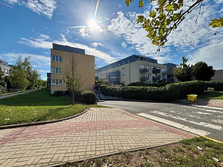 Pronájem bytu 2+kk, 50 m² (23 z 32)
