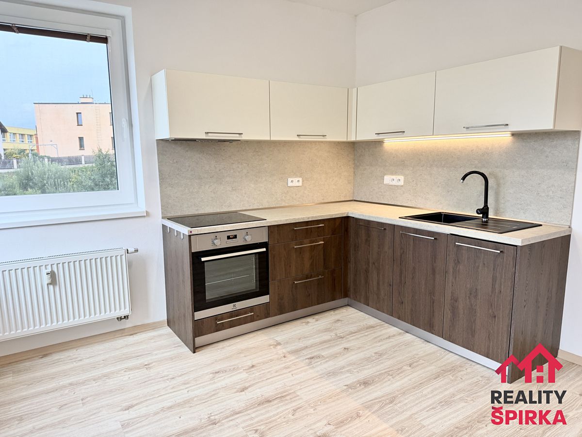 Pronájem bytu 4+kk 84 m² – fotografie 2