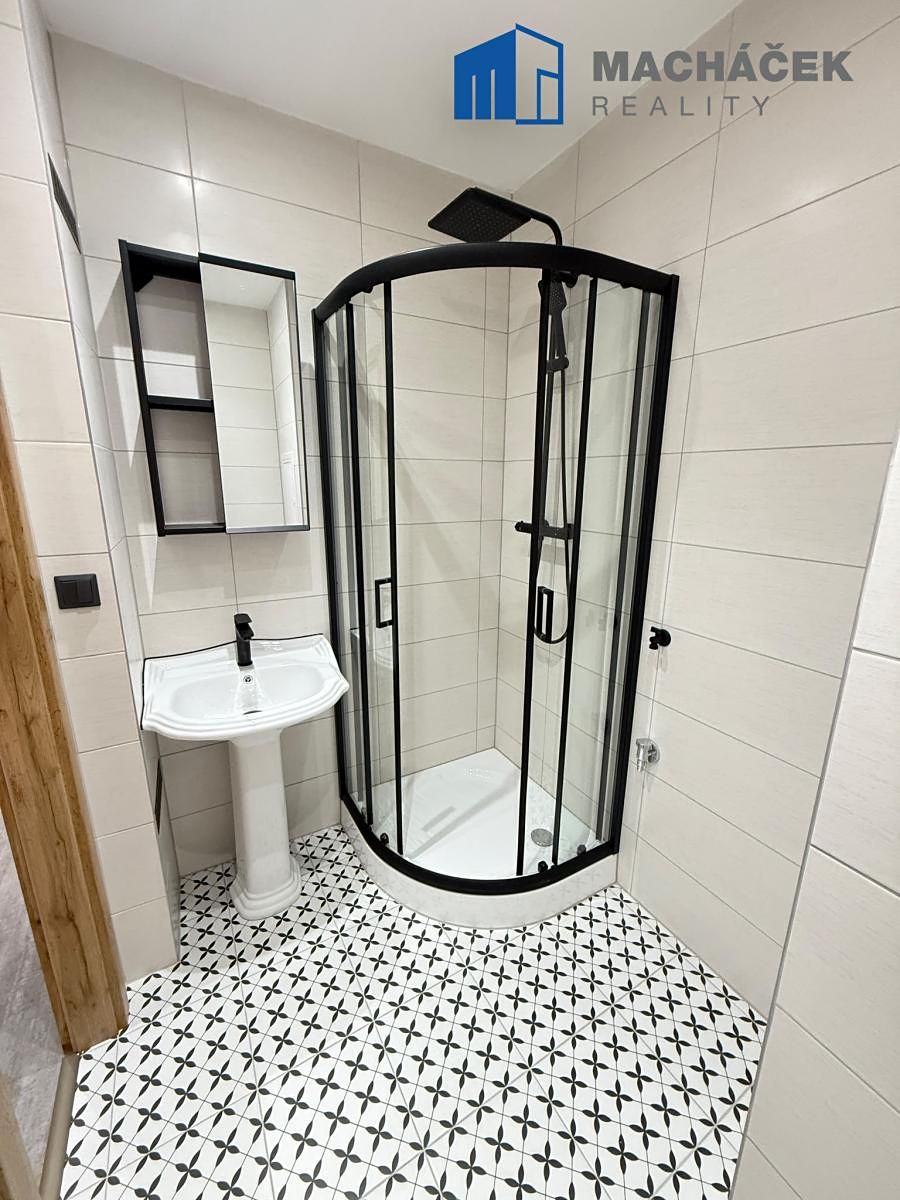 Pronájem bytu 2+1 55 m² – fotografie 3