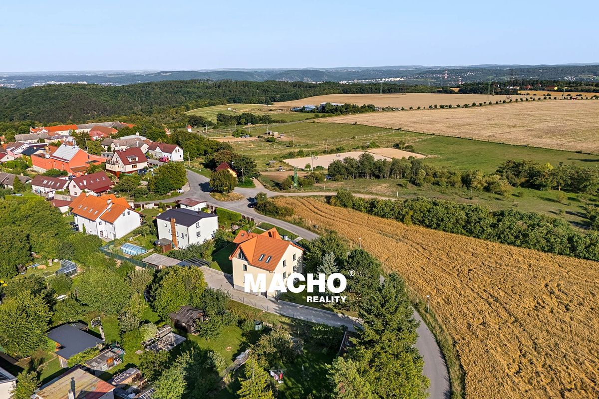 Pronájem rodinného domu 380 m², pozemek 1131 m² – fotografie 4