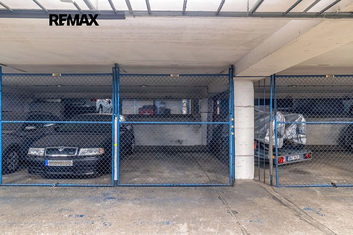 Prodej garážového stání 12 m²