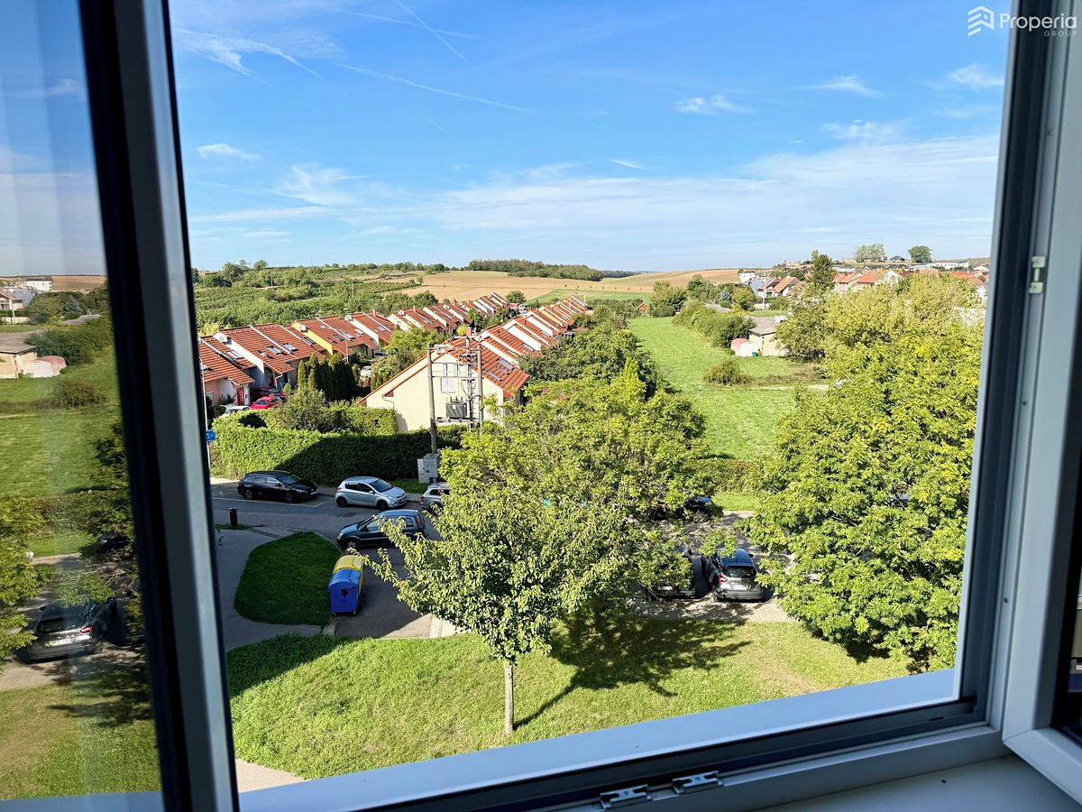 Pronájem bytu 3+1 69 m² – fotografie 3