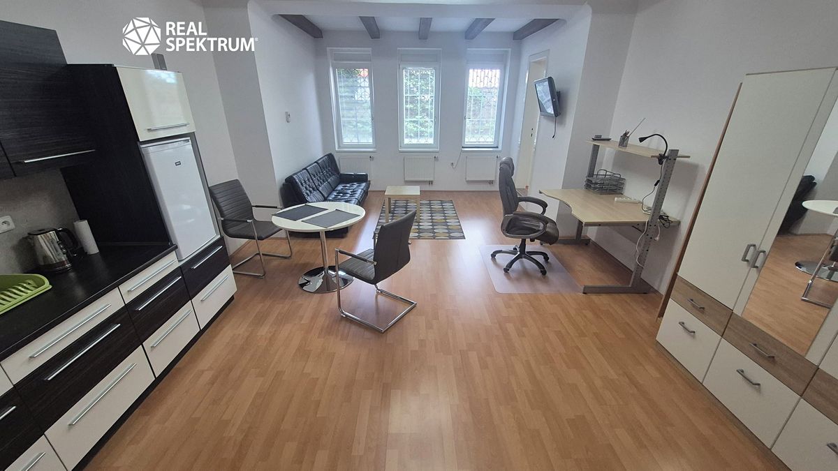 Pronájem bytu pokoje 38 m²