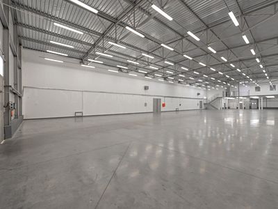 Pronájem skladového prostoru 1395 m²