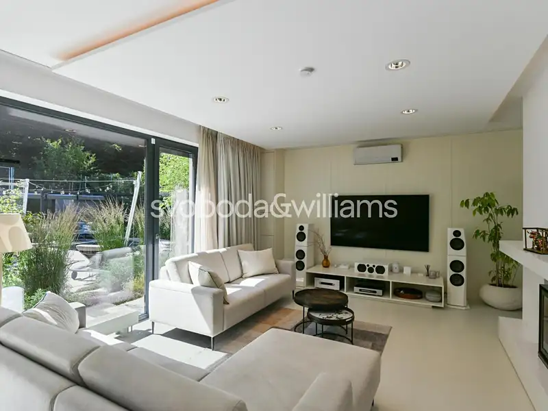 Prodej rodinného domu 278 m², pozemek 741 m², Praha – náhled fotky 2