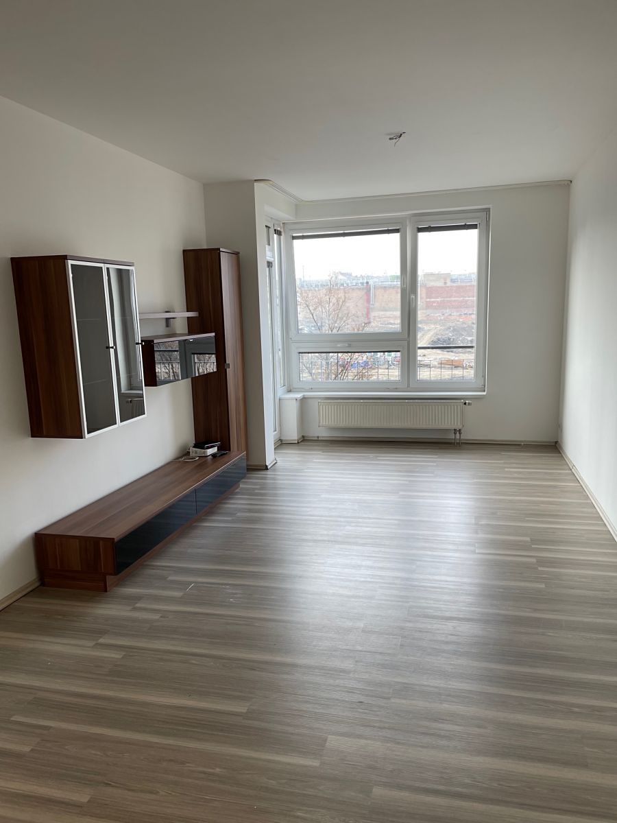 Pronájem bytu 2+kk 56 m² – fotografie 2
