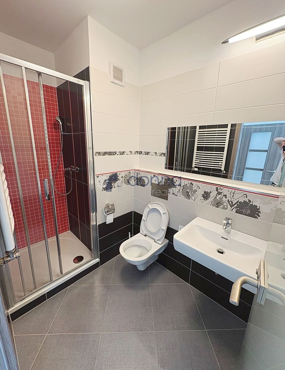 Pronájem bytu 4+kk 108 m² – fotografie 5
