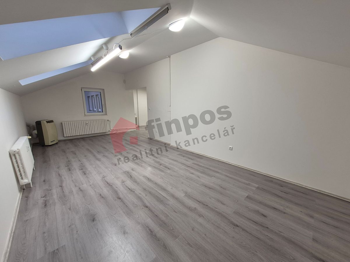 Pronájem kanceláře 50 m² – fotografie 3