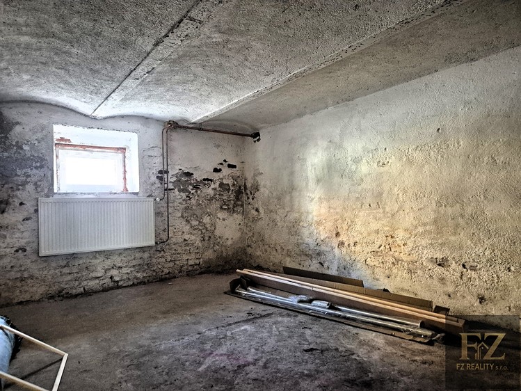 Prodej komerčního prostoru, 330 m² (30 z 40)