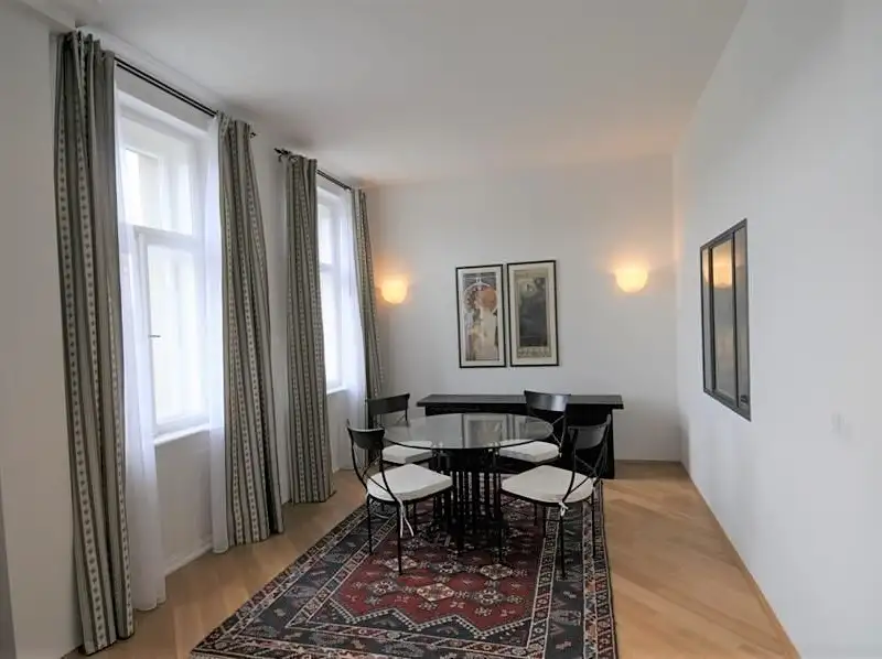Pronájem bytu 3+1 94 m², Praha – náhled fotky 1
