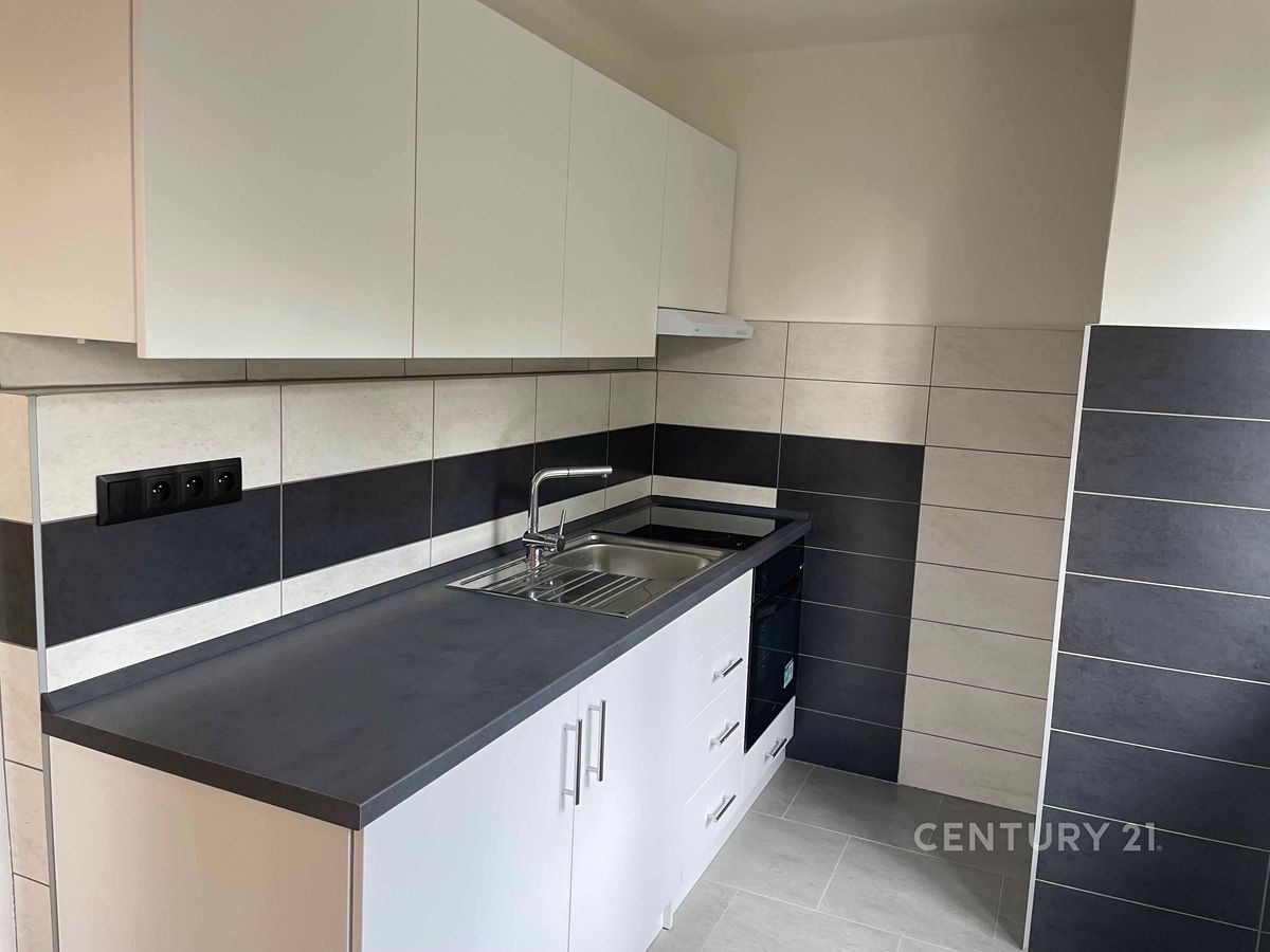 Pronájem bytu 1+1 38 m²