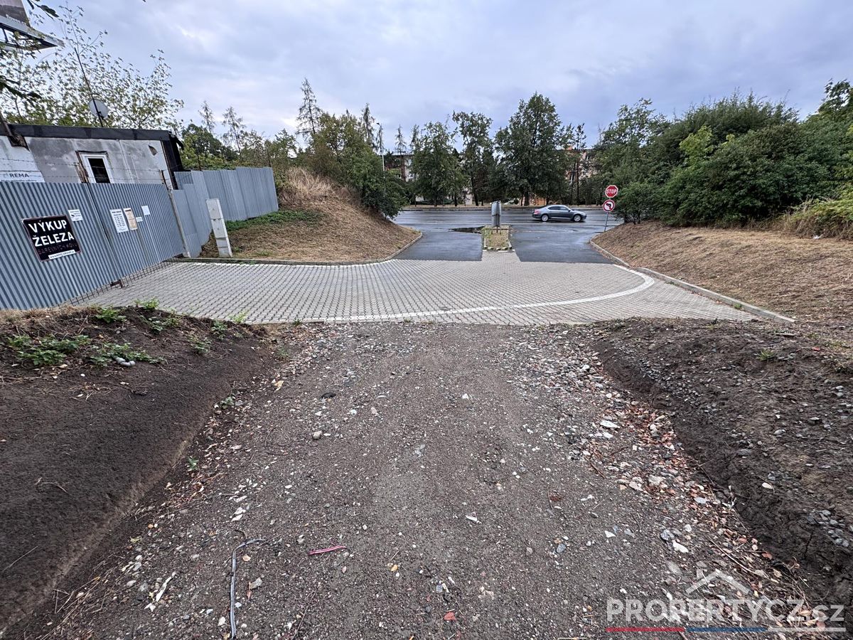 Pronájem pozemku 1600 m² – fotografie 4