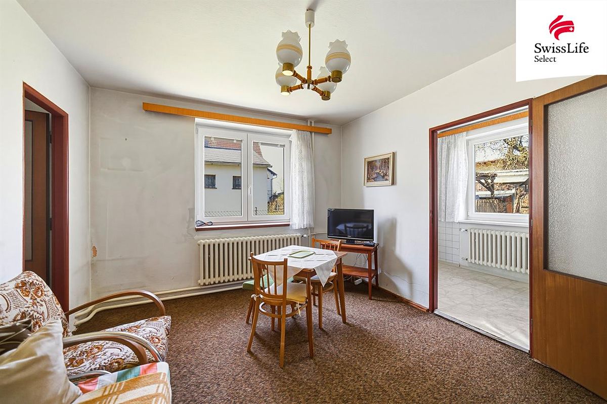 Prodej rodinného domu 243 m², pozemek 615 m² – fotografie 3