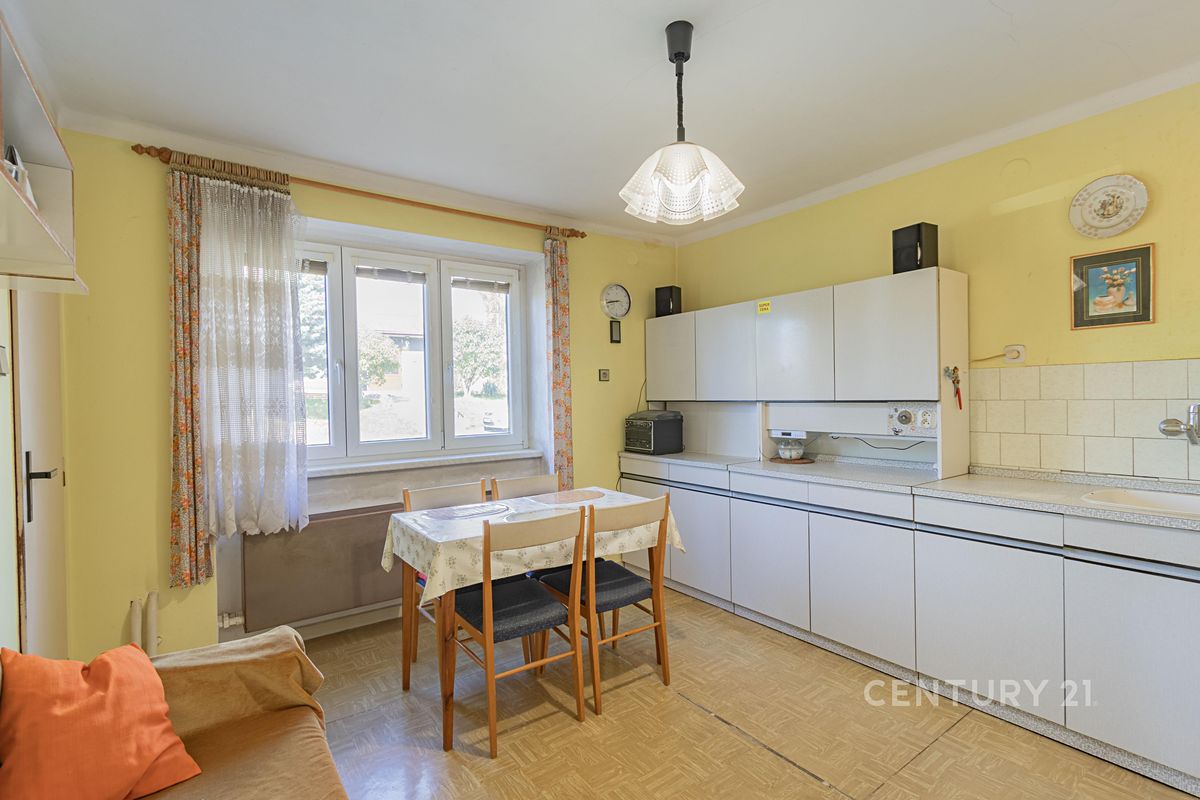 Prodej rodinného domu 160 m², pozemek 784 m² – fotografie 5