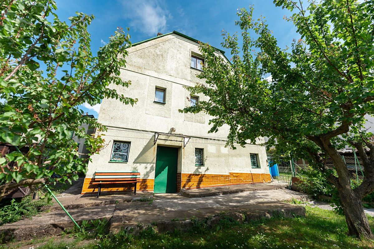 Prodej rodinného domu 238 m², pozemek 791 m²
