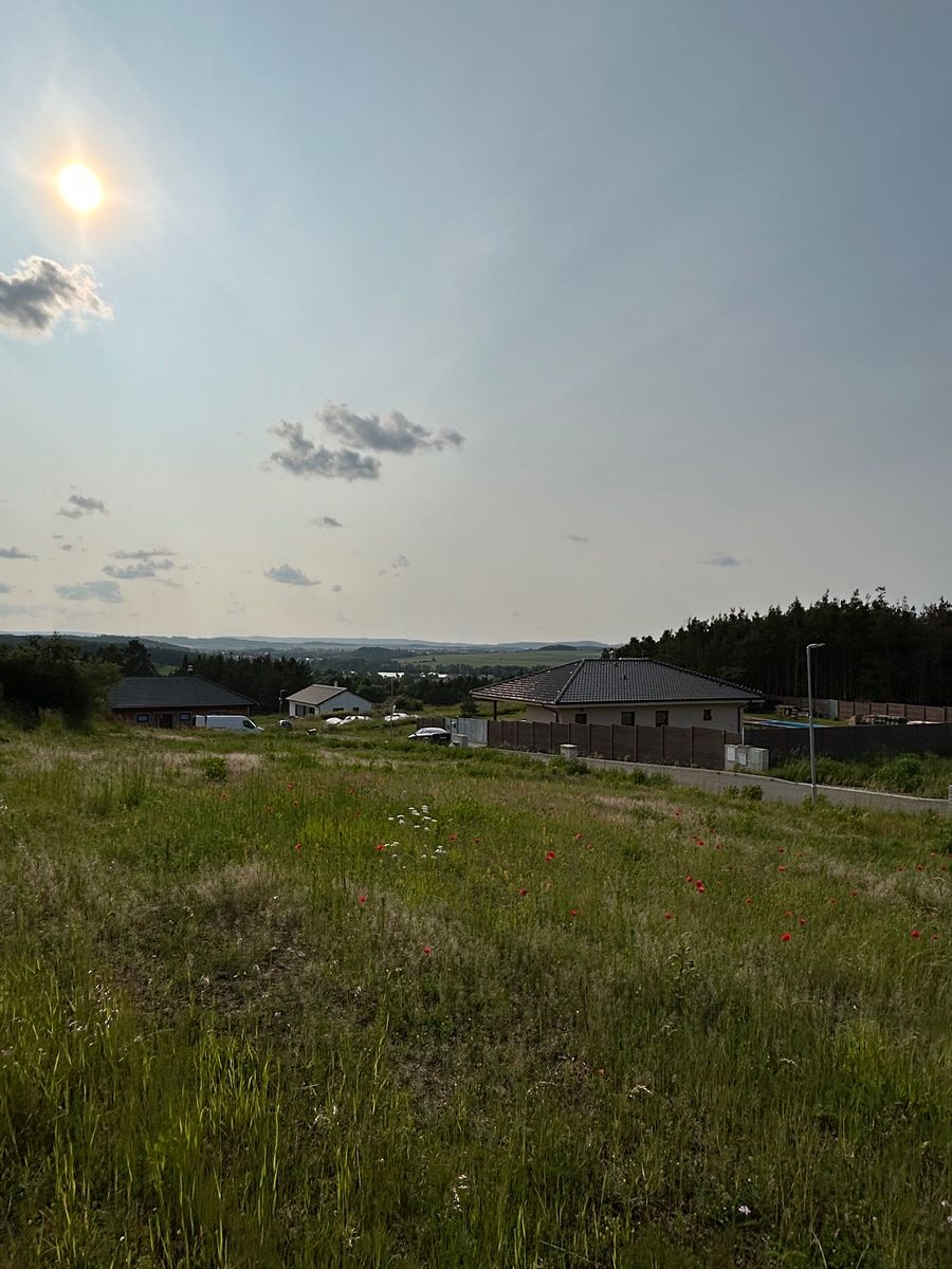 Prodej stavebního pozemku 892 m² – fotografie 4