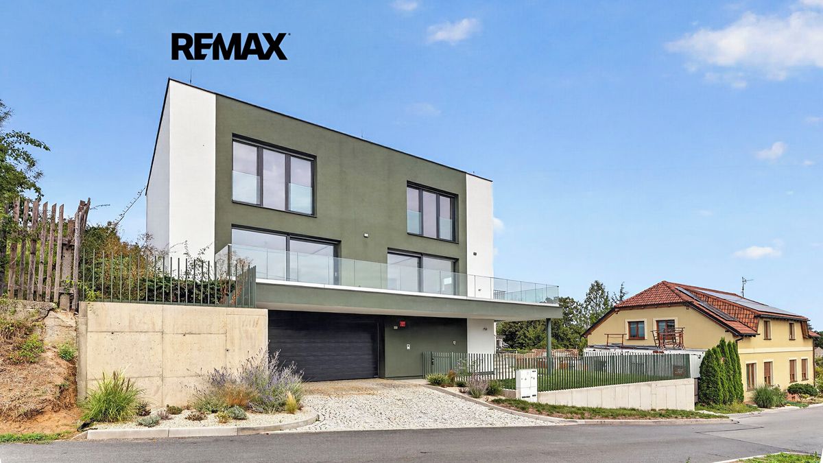 Prodej rodinného domu 358 m², pozemek 732 m²