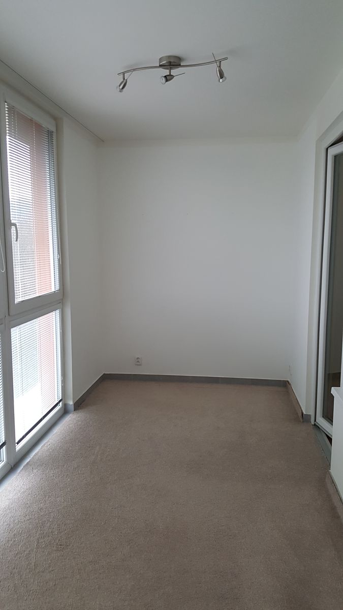 Pronájem bytu 2+1 40 m² – fotografie 5