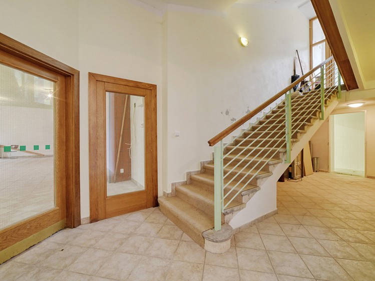 Комерційне приміщення на продаж, 899 м² (65 з 100)