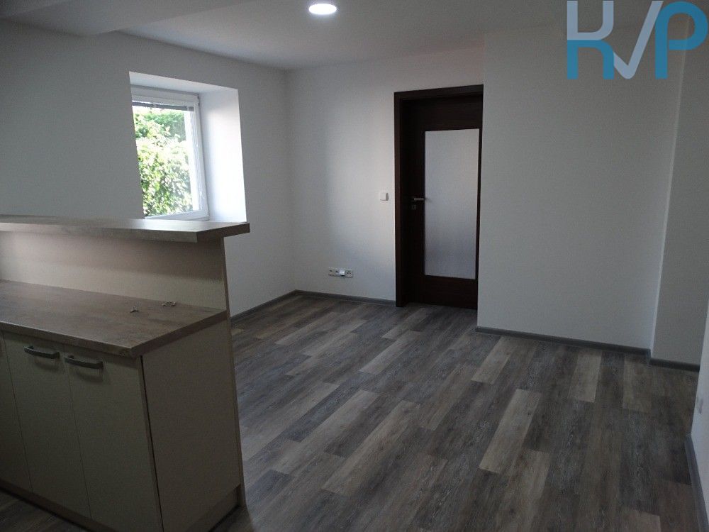 Pronájem bytu 2+kk 48 m² – fotografie 3