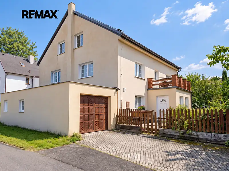 Prodej rodinného domu 240 m², pozemek 808 m², Karlovy Vary – náhled fotky 1