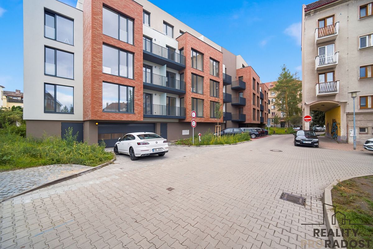 Pronájem bytu 2+kk 62 m² – fotografie 2