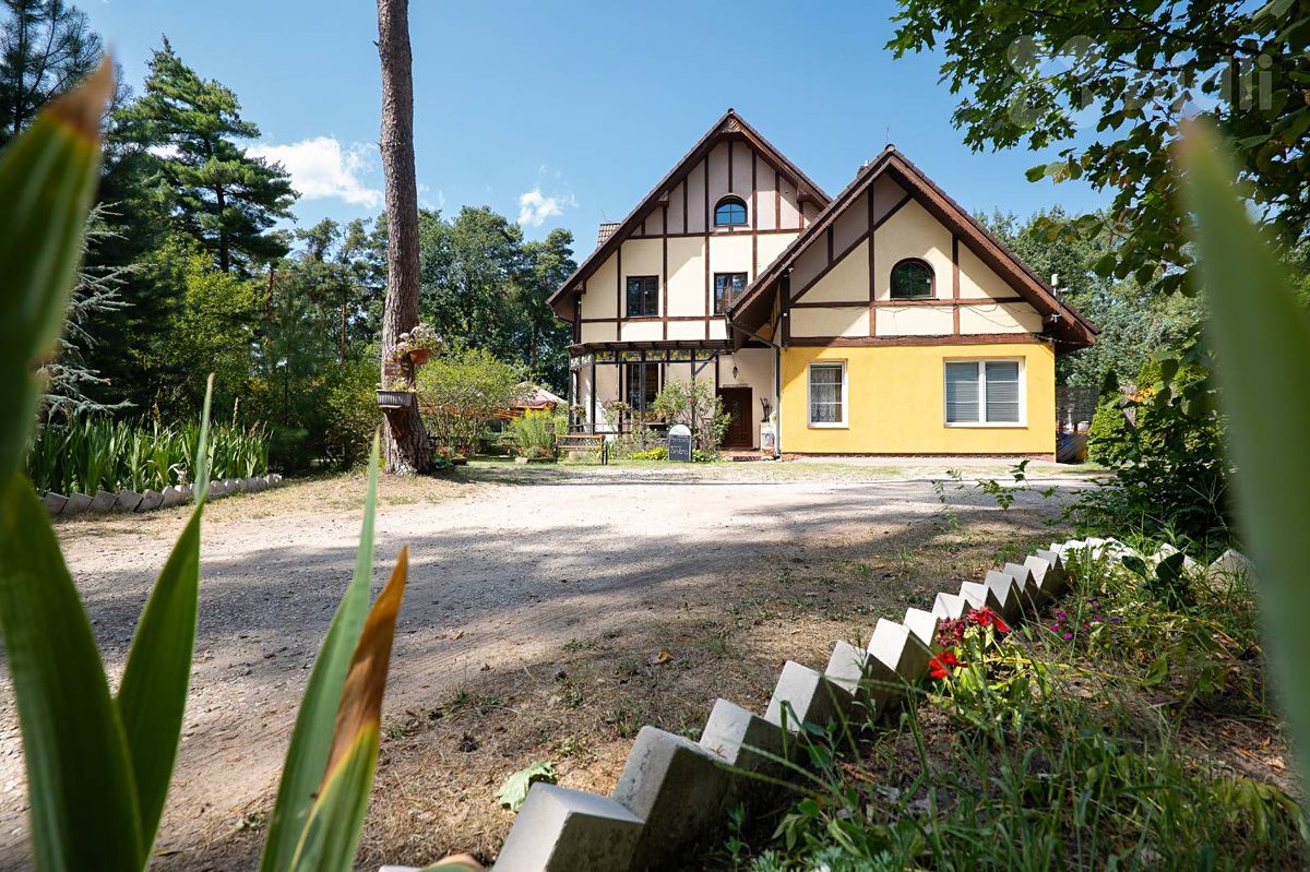 Prodej vily 370 m², pozemek 4168 m² – fotografie 2
