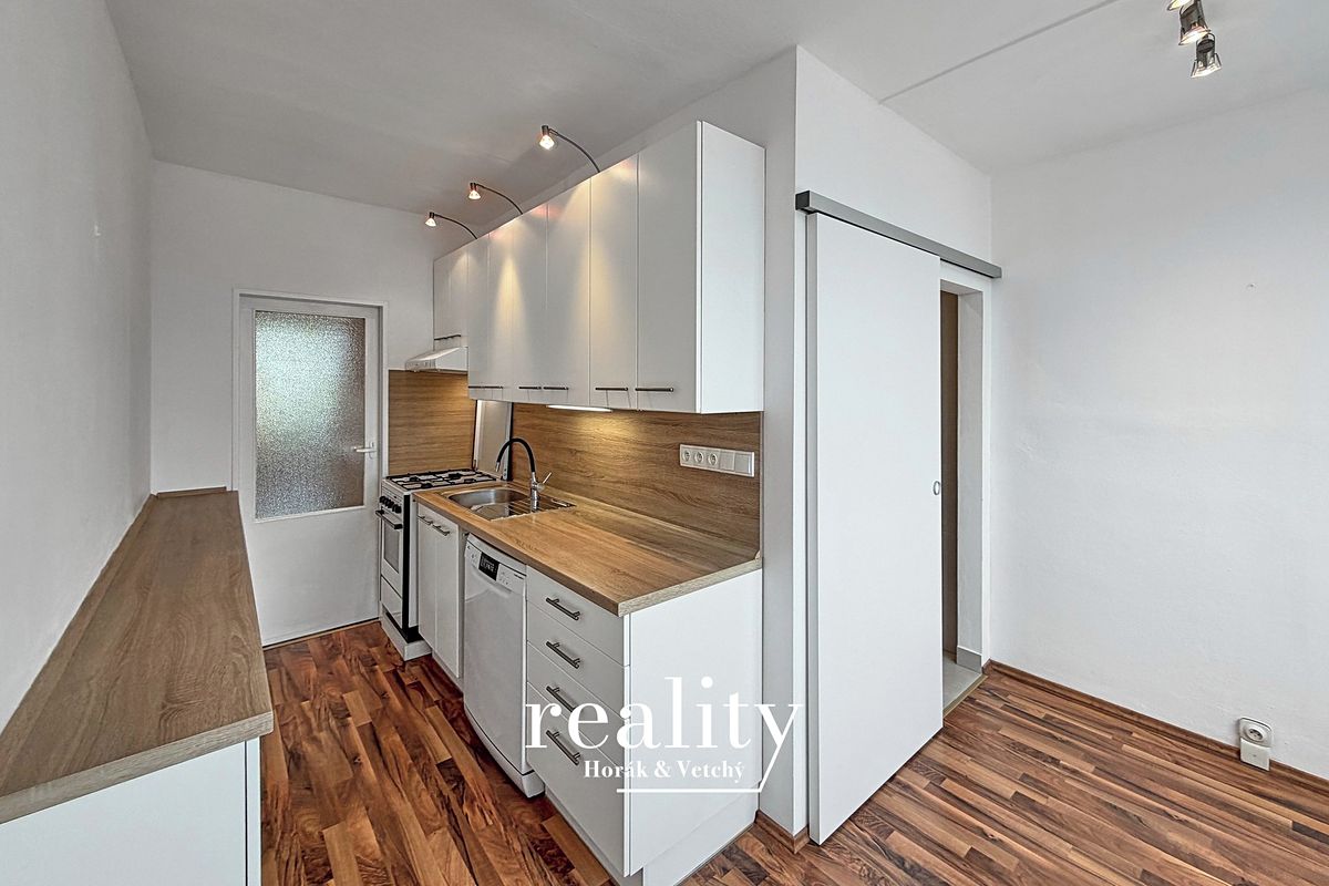 Pronájem bytu 2+1 62 m² – fotografie 2