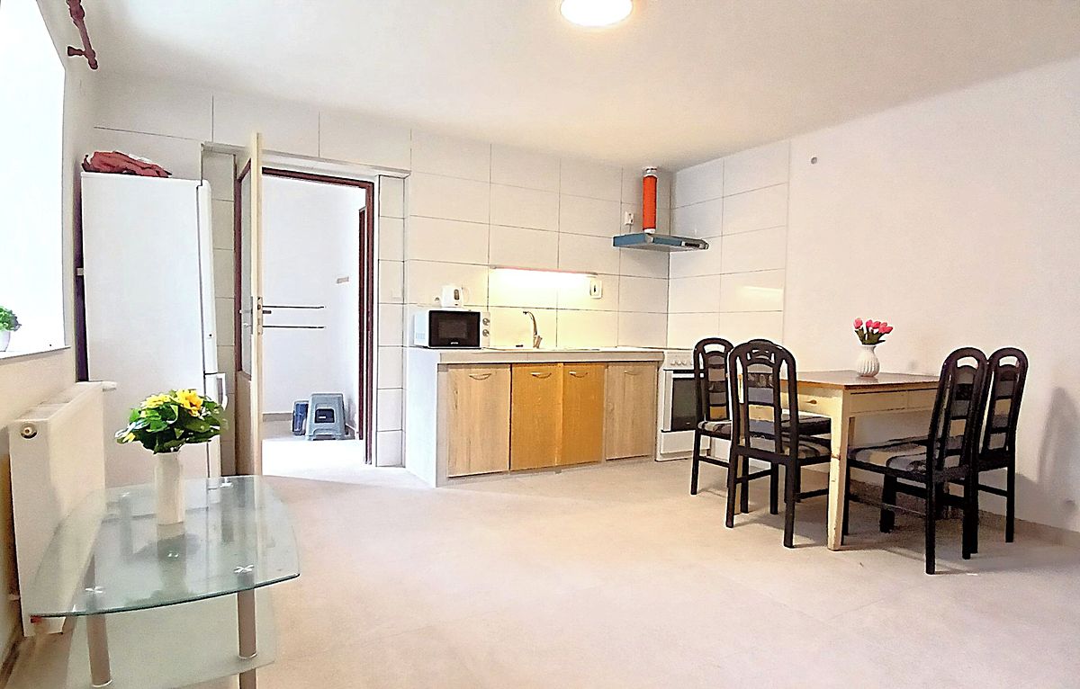 Pronájem bytu 3+kk 44 m² – fotografie 2