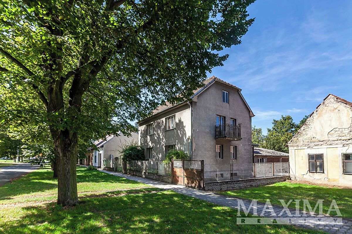 Prodej rodinného domu 244 m², pozemek 503 m²
