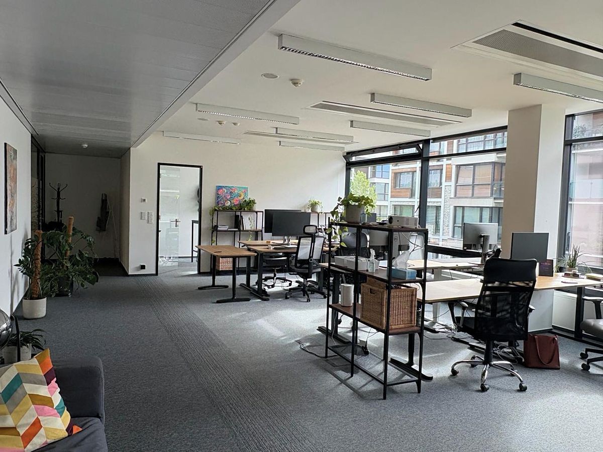 Pronájem kanceláře 182 m² – fotografie 4