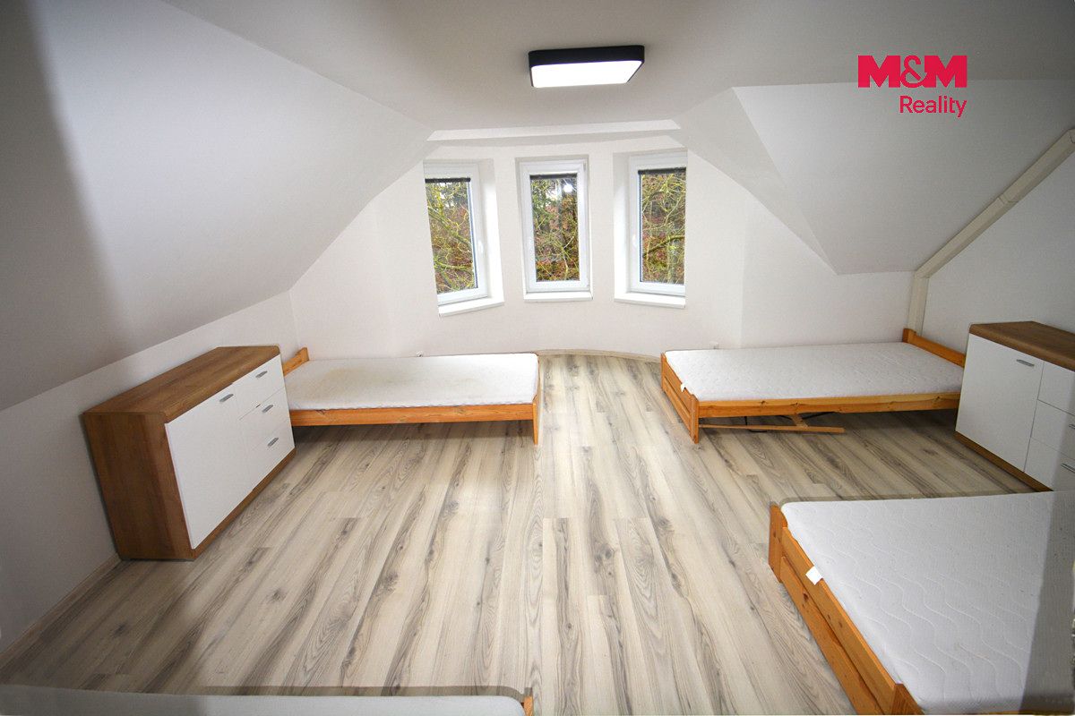 Pronájem rodinného domu 198 m², pozemek 1224 m² – fotografie 5