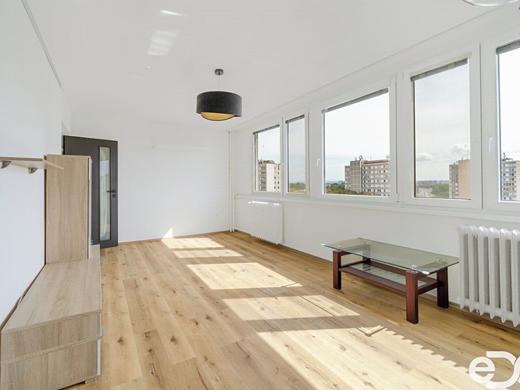 Prodej bytu 3+1, 72 m² (2 z 21)