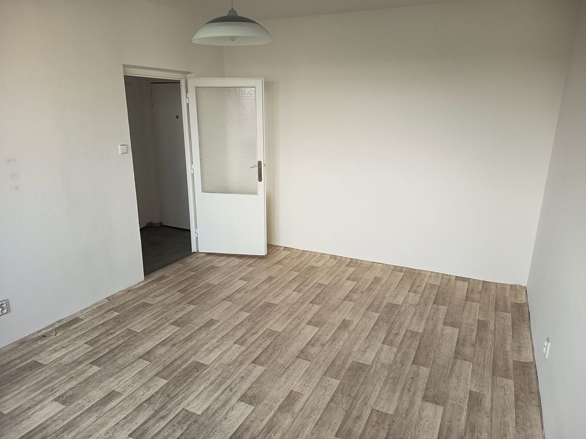 Pronájem bytu 1+1 35 m² – fotografie 2