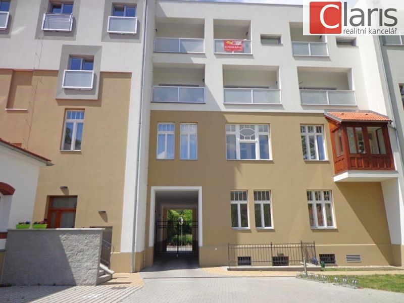 Pronájem bytu 2+kk 62 m² – fotografie 3