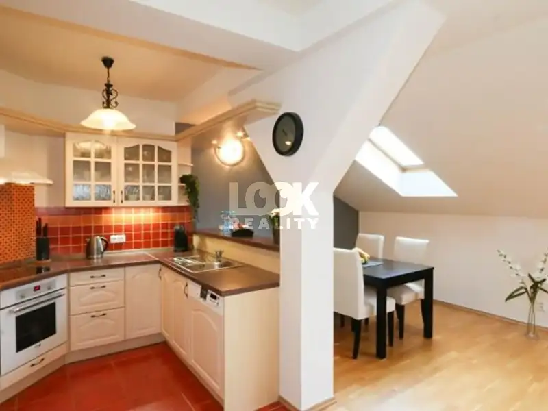 Pronájem bytu 3+kk 110 m², Praha – náhled fotky 2