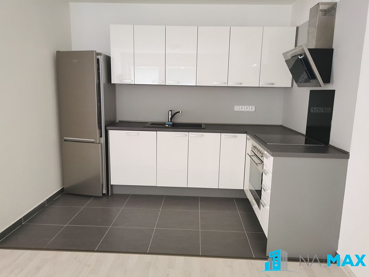 Pronájem bytu 2+kk 55 m² – fotografie 2