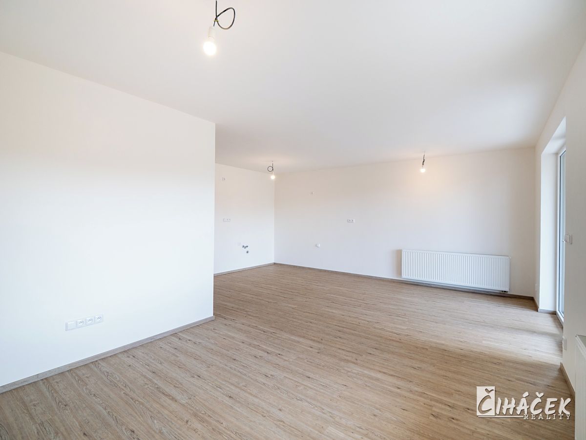 Prodej rodinného domu 107 m², pozemek 427 m² – fotografie 3
