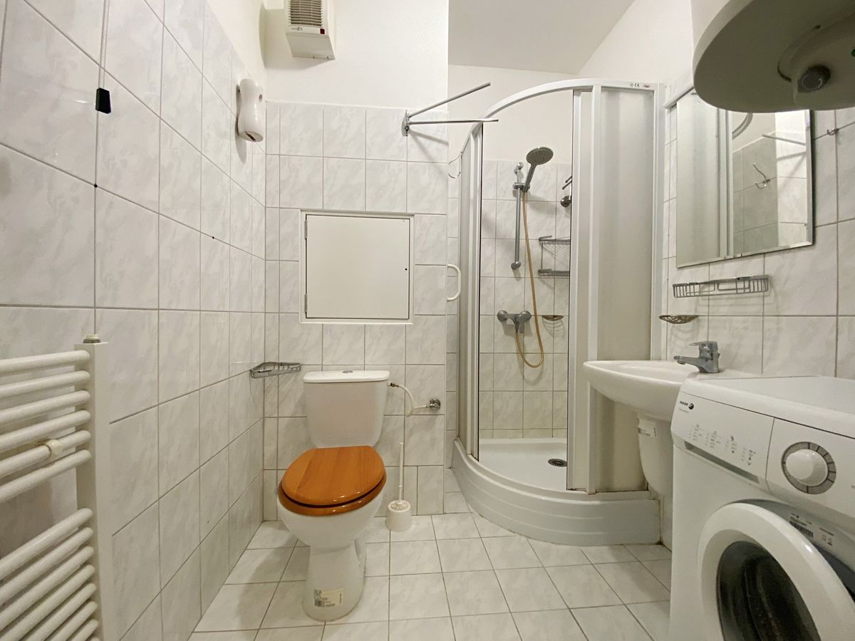 Pronájem bytu 1+kk 23 m² – fotografie 2