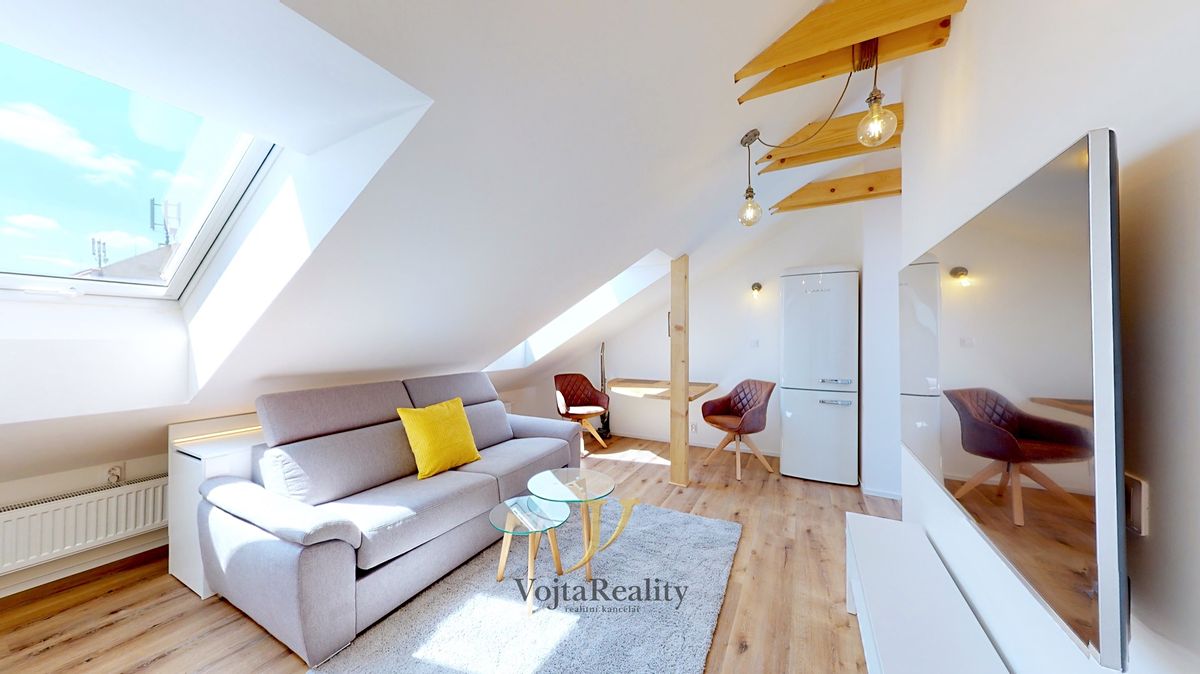Pronájem bytu 1+kk 37 m²